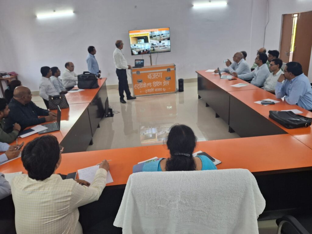 प्राचार्यों ने प्रस्तुत कीं उपलब्धियाँ, वित्त समिति की बैठक भी सम्पन्न 3 प्राचार्यों ने प्रस्तुत कीं उपलब्धियाँ 2